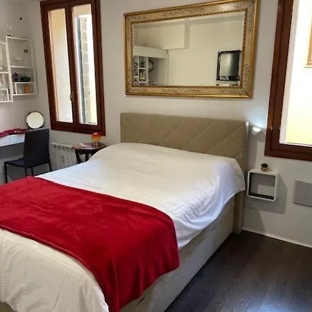 De Caesar Apartment *
