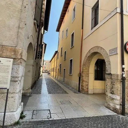 De Caesar - Centro Storico Apartment *
